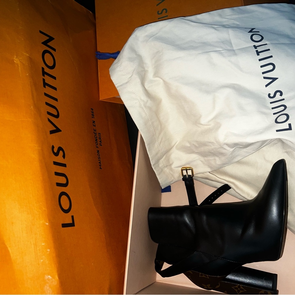 Authentic Louis Vuitton Black Leather booties - Picture 9 of 14